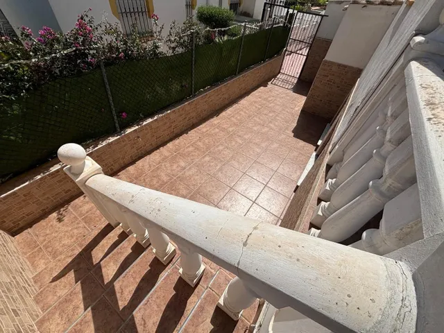Adosado de 4 dormitorios, 2 baños en Los Altos (Orihuela Costa) con 2 Piscinas, Solárium y Gran Sótano — 17