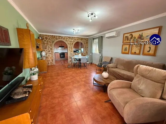 CHALET URBANO EN URBANIZACION EL PINAR - foto 3