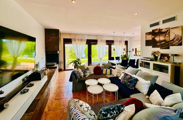 EXQUISITA VILLA CON DISEÑO MODERNO Y AMPLIA PARCELA, CON PISCINA PRIVADA EN LA PILARA — 14