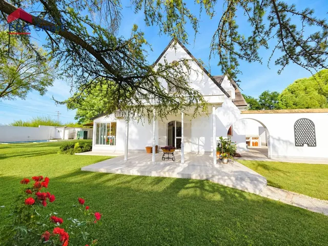 Exclusivo chalet independiente en El Retiro con piscina, gra