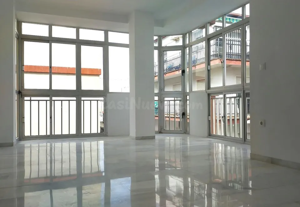 Fuengirola playa, centrico y renovado. Alta rentabilidad.