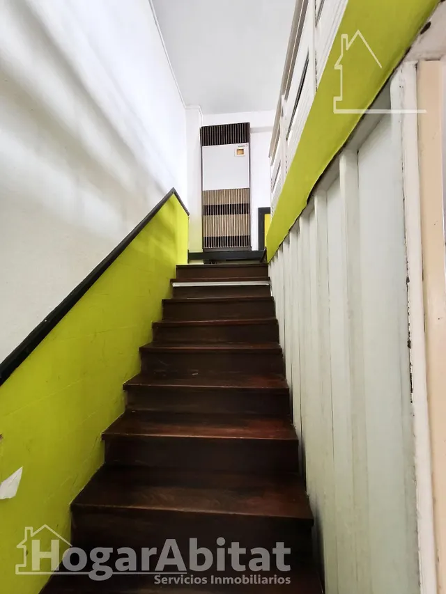 ¡PERFECTO PARA INVERTIR! CASA LUMINOSA Y ESQUINERA, CON LOCAL COMERCIAL — 44
