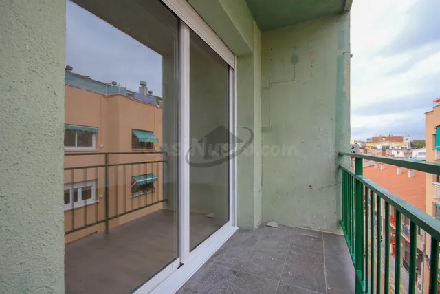 AMPLIA Y LUMINOSA VIVIENDA REFORMADA INTEGRAL CON BALCÓN Y ASCENSOR EN CERDANYOLA — 3
