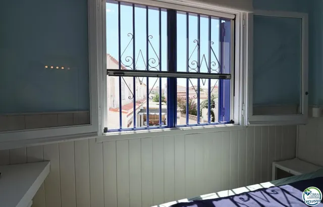 PEQUEÑA CASA CON GRAN TERRAZA — 14