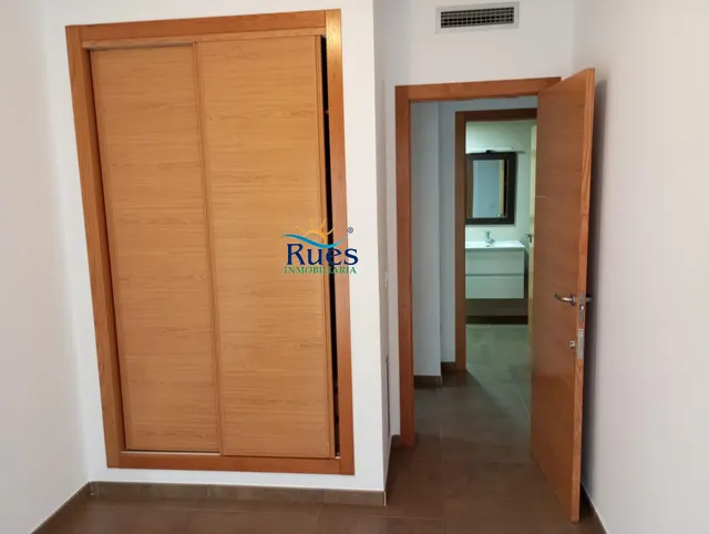 UBICADO EN ENTORNO RESIDENCIAL Y ZONA RELAJADA DE FÁCIL Y CÓMODO ACCESO — 17