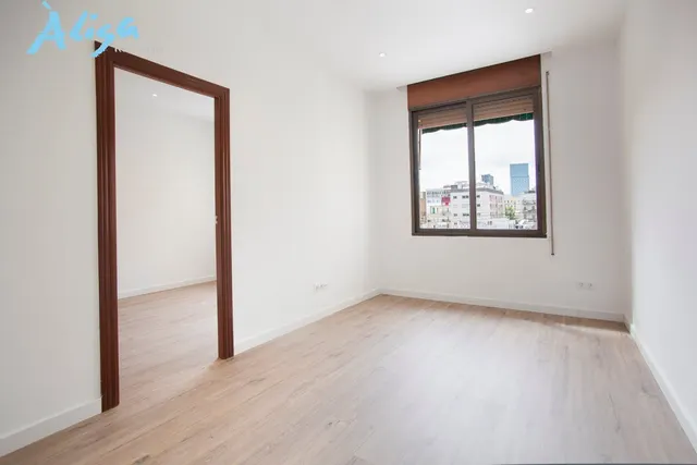 Piso en el Poblenou a 200 metros de la playa de Mar Bella — 6