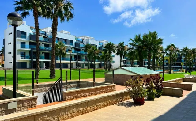 Se vende ático de 2 dormitorios en la primera planta con solárium privado en Oasis Beach XII, El Raso, Guardamar del Segura — 9