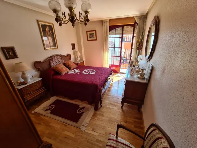 SE VENDE  PISO AMUEBLADO, 132 M2 EN LA BAÑEZA, 3 HAB., 2 BAÑOS, TERRAZA, ASCENSOR., — 11