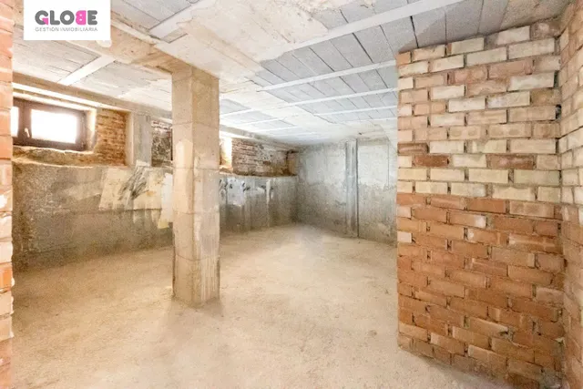 LOCAL EN VENTA JUNTO PLAZA ISABEL LA CATÓLICA — 9