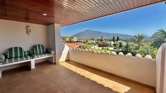 Chalet 7 habitaciones 834m² en venta - Marbella — 46
