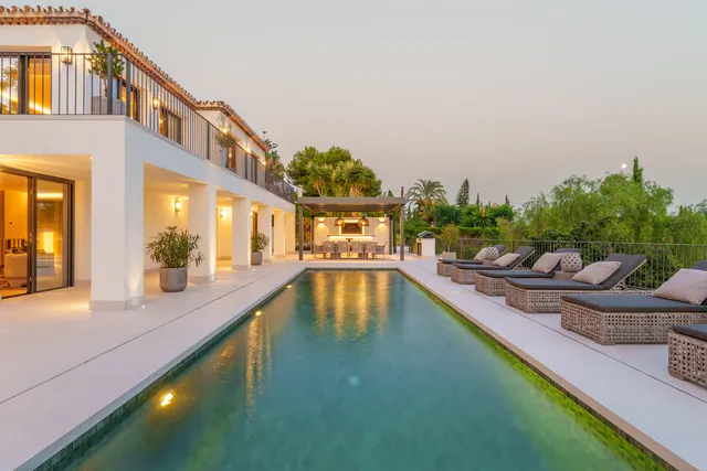 Chalet 5 habitaciones 734m² en venta - Marbella — 44