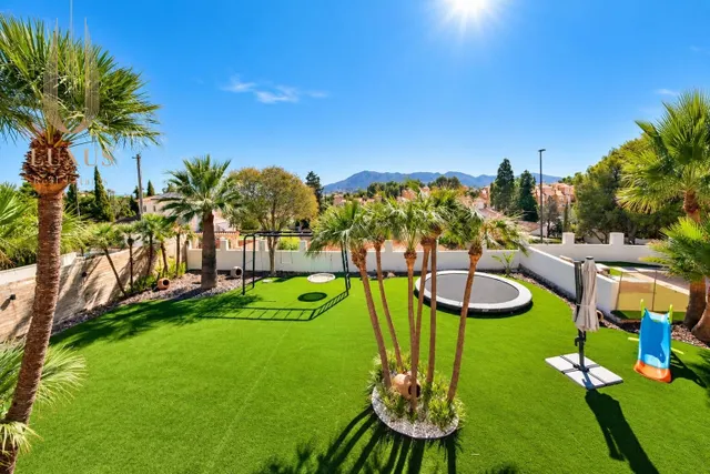 VILLA MEDITERRÁNEA CON GRAN PARCELA, PISCINA Y ESPACIO PARA TODA LA FAMILIA ☀️ — 7