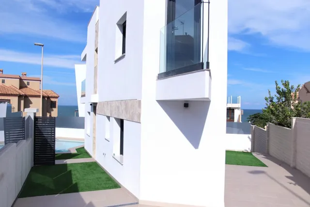 VILLA A ORILLAS DE LA PLAYA DE LA MATA – TORREVIEJA! — 22