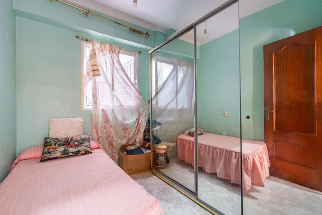 Vivienda en el centro de Almería para reformar. — 8