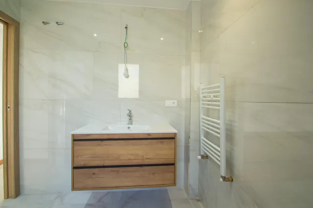 Se venden 2 maravillosas viviendas de obra nueva, zona Sierra Cortina- PRECIO NEGOCIABLE — 33