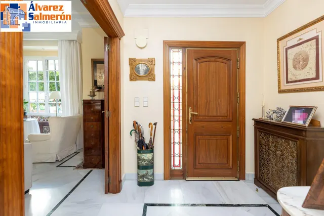CHALET ADOSADO EN ZONA LA CALETA — 17