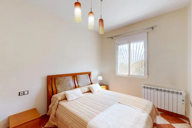 Luminosa Planta Baja con Gran Patio y Terraza en el Barrio de la Concepción — 24
