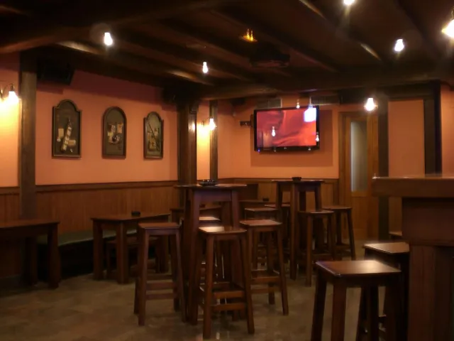 Local PUB en el centro — 10