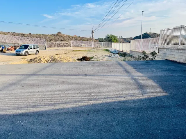PARCELA CON NAVE EN LA CARRETERA DE ASPE — 2