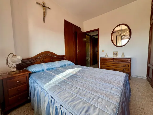 E. PISAZO DE 4 HAB. CON DOS TERRAZAS, DOS BAÑOS. — 40