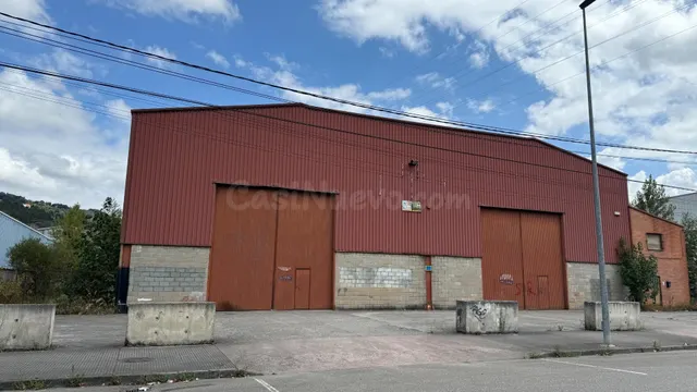 Nave industrial 2395m² en venta - Riaño - Barros