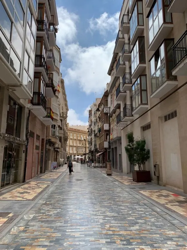 Local comercial 945m² en alquiler - Centro