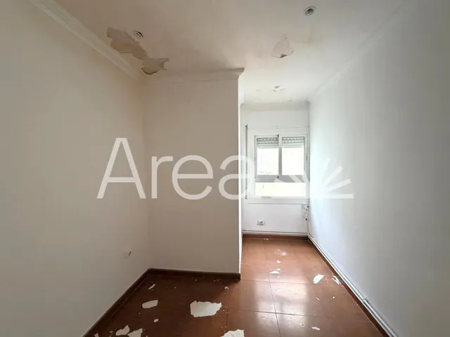Amplio piso con muchas posibilidades en el barrio de Peramàs — 18