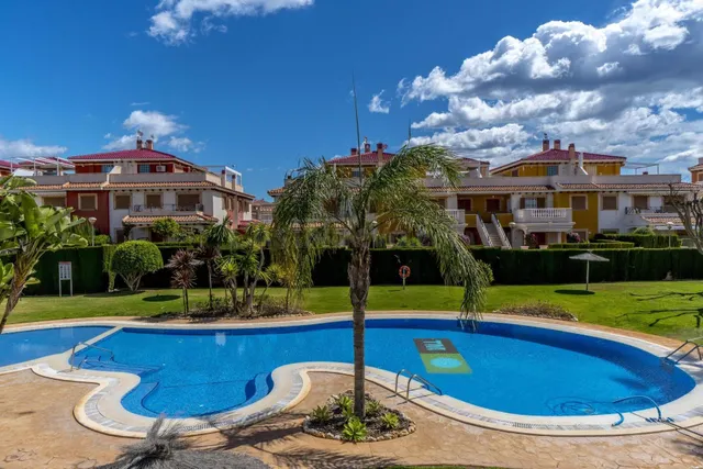 Residencial Zeniamar VIII – Acogedor adosado en esquina con solárium, piscina comunitaria, garaje y trastero — 5