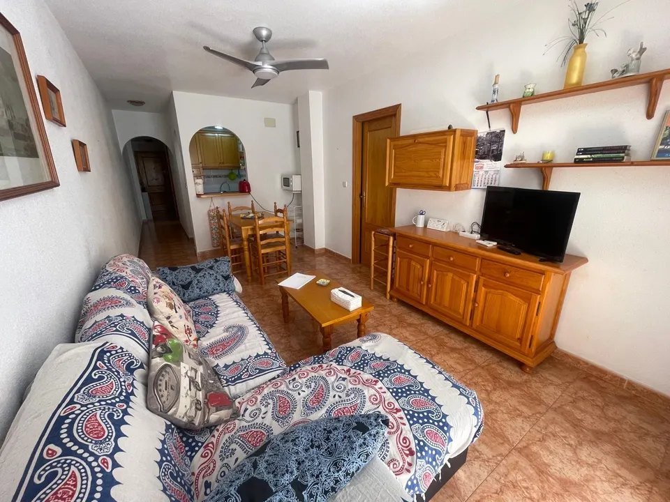 Apartamento con garaje y piscina en el centro de Torrevieja