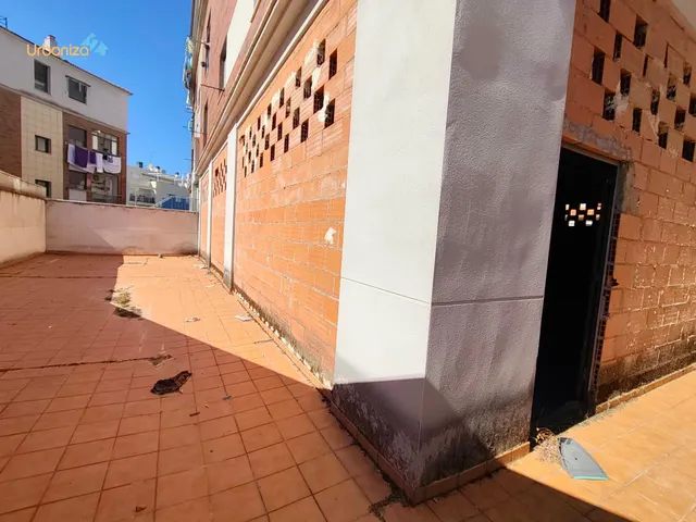 Local diafano con amplios patios ideal para cualquier tipo de negocio y posibilidad de aptos turisticos — 8