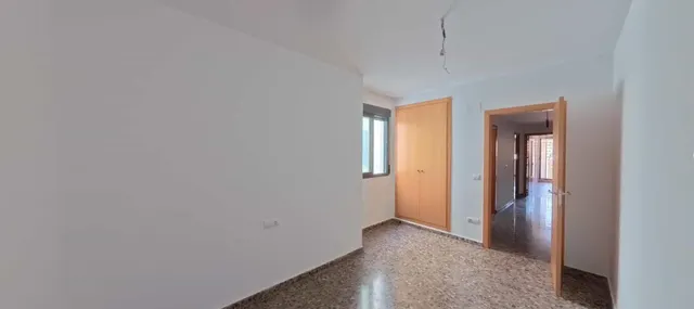 Piso luminoso con amplia terraza y ascensor en Favara (Valencia) - 4 habitaciones y 3 baños — 11