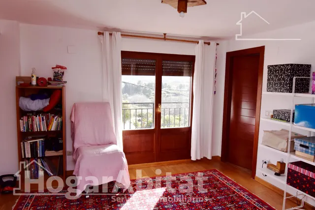 CHALET CON PISCINA, GARAJE Y TERRAZA — 34