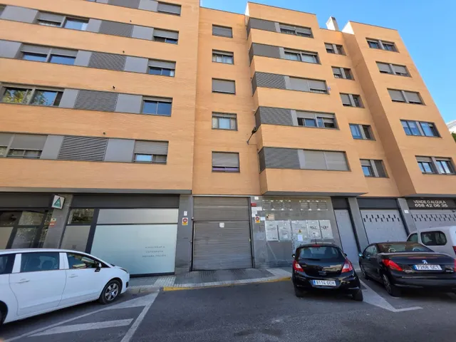 Plaza de garaje frente al corte ingles — 11