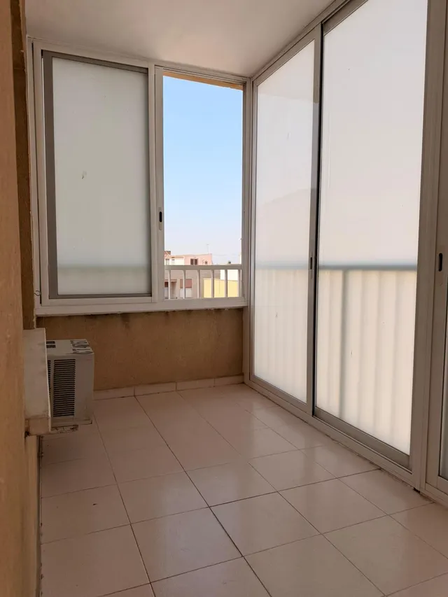 Piso en alquiler con 3 dormitorios, garaje y ascensor — 6