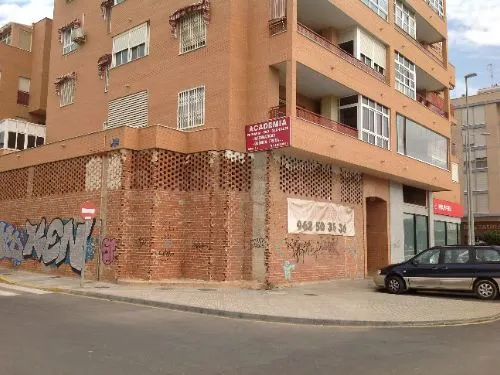 Local en zona Mandarache - Hispania. — 2