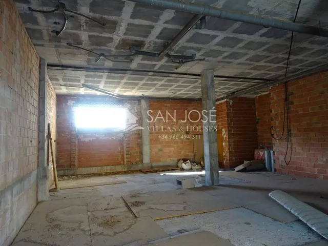 VENTA DE LOCAL COMERCIAL EN ASPE EN BUENA ZONA, CERCA DE COL - foto 4