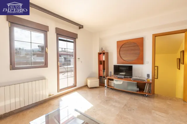 Adosada con 4 dormitorios, amplias terrazas y vistas a Granada y sierra nevada — 38