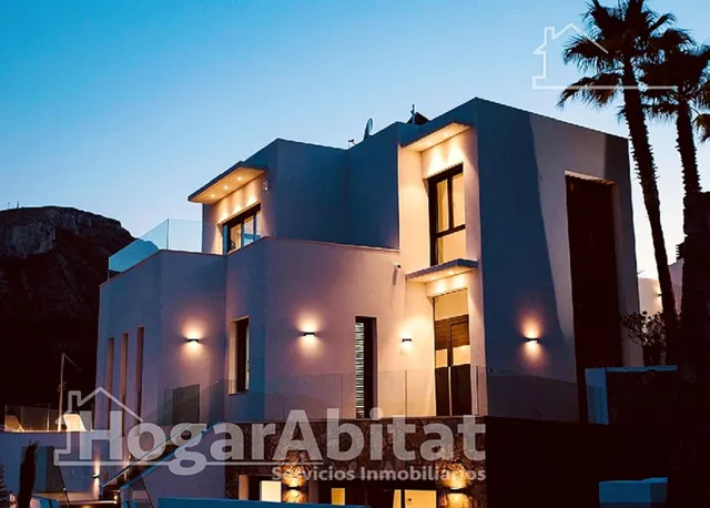 CHALET SEMINUEVO CON PISCINA, GARAJE Y VISTAS DESPEJADAS — 7