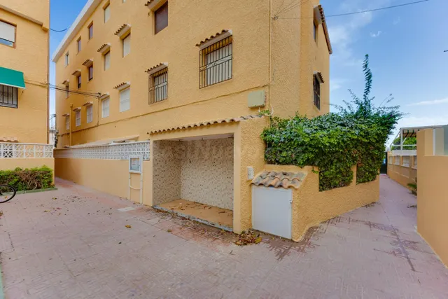Ático dúplex de 2 dormitorios con gran solárium privado a 100 m de la playa de La Mata — 26