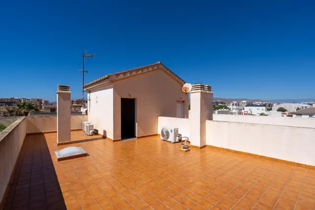Triplex en Nueva Almería — 35