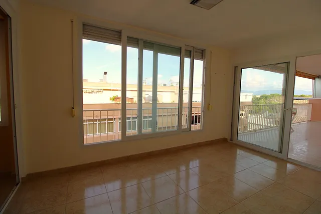 Bonito y amplio piso con terraza — 8