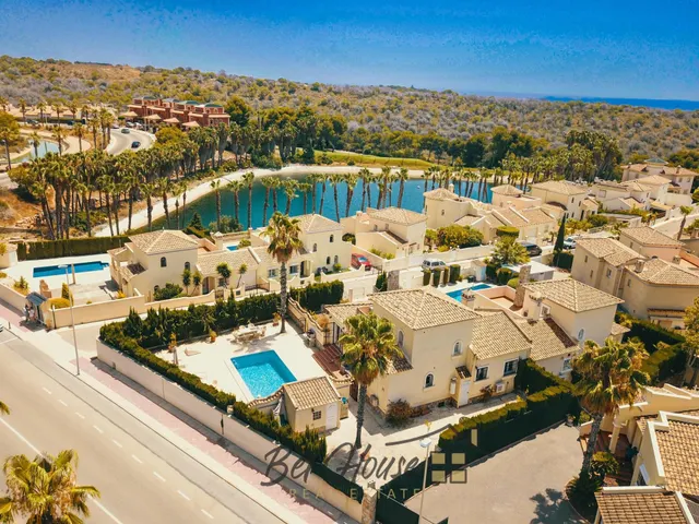 Espléndido Chalet en Las Ramblas, Orihuela Costa por €615,00 - foto 2