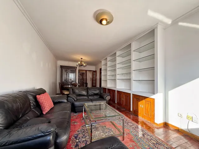 ESPACIO, LUZ NATURAL Y TODO EL POTENCIAL EN PLENO CENTRO. - foto 4