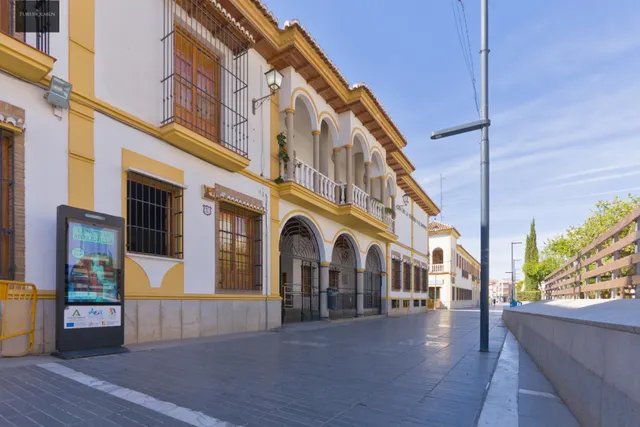 Piso en el centro de Armilla con patio privado de 66m — 2