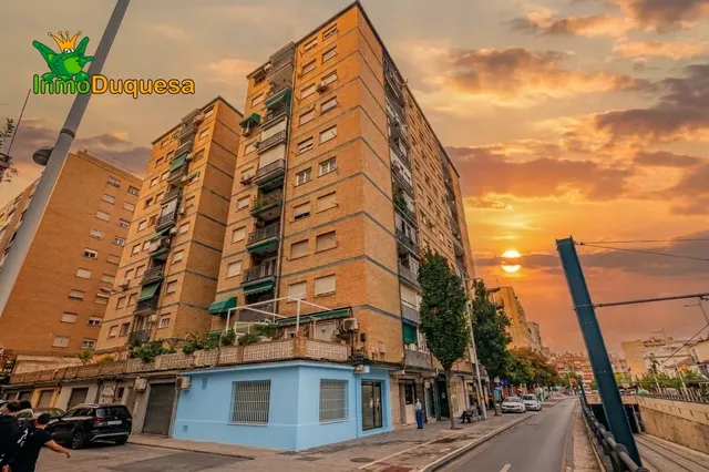 Piso de 4 dormitorios en Avenida de America. Con vistas despejadas. — 3