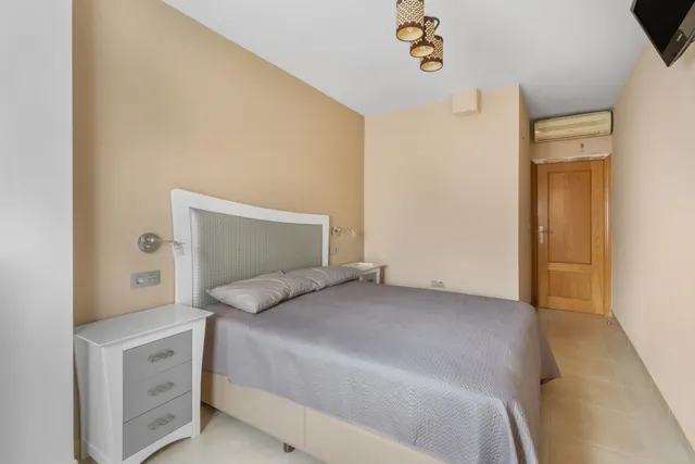 Amplia vivienda de 4 dormitorios en zona céntrica – Calle San Pascual (junto a Calle Orihuela) — 14
