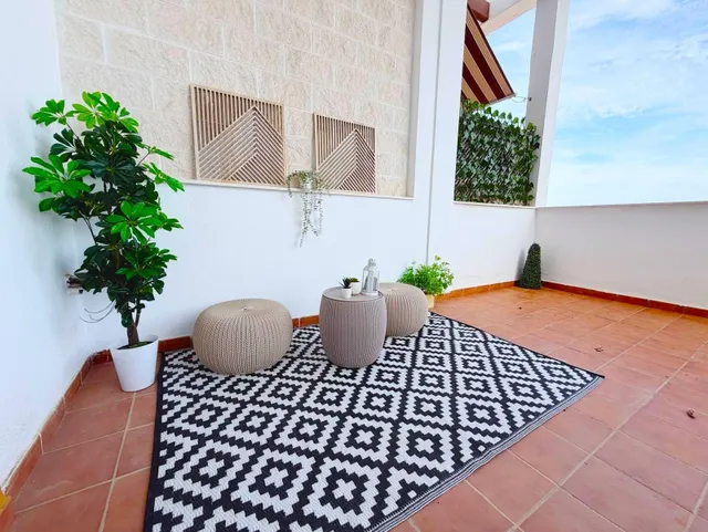 Bajo elevado con gran terraza, vistas al mar y parking privado en Benalmádena Pueblo — 9