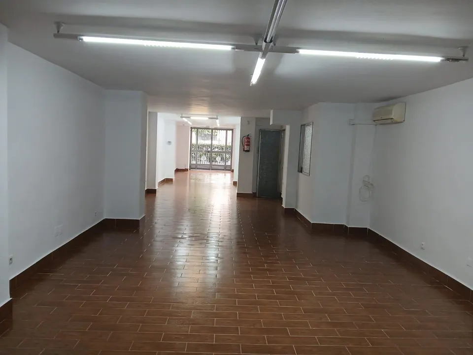 VENTA DE LOCAL PASEO INDEPENDENCIA JUNTO A LA MERCED