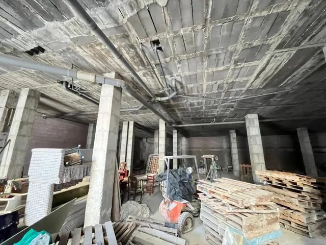 ¡GRAN OPORTUNIDAD EN ESTEPONA! LOCAL COMERCIAL EN BRUTO CON  - foto 4