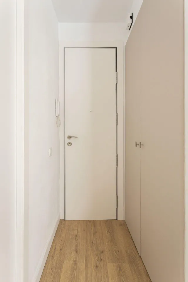 Piso reformado con 2 dormitorios y mobiliario a estrenar en el Raval, Barcelona — 37
